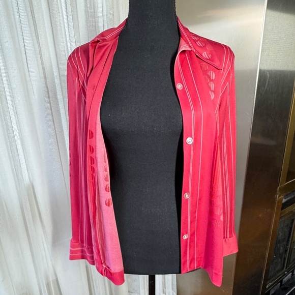 Vintage 70s top, raspberry red, white abstract stripes, long sleeves, 8/10 (M) - Picture 10 of 10